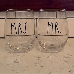 NIB Rae Dunn Mr and Mrs Stemless Wine Glass Set